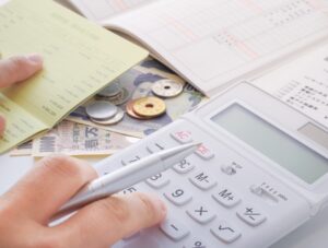 楽天銀行におまとめローンはある？審査の流れや向いている人も解説